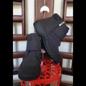 NWOT Wanderlust Women's Ankle Boots (Size 7)